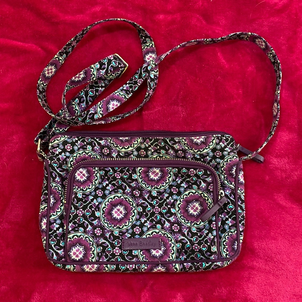 Very Bradley hardly used crossbody purse!